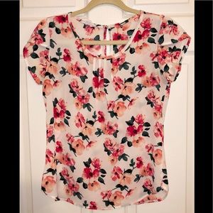 Soft White Floral Cap Sleeve Blouse Size Small